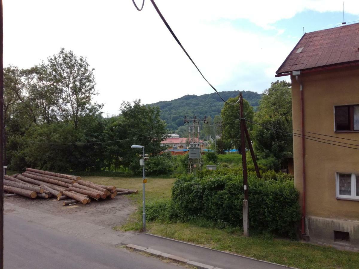 Apartman Prefa Benesov nad Ploucnici Luaran gambar
