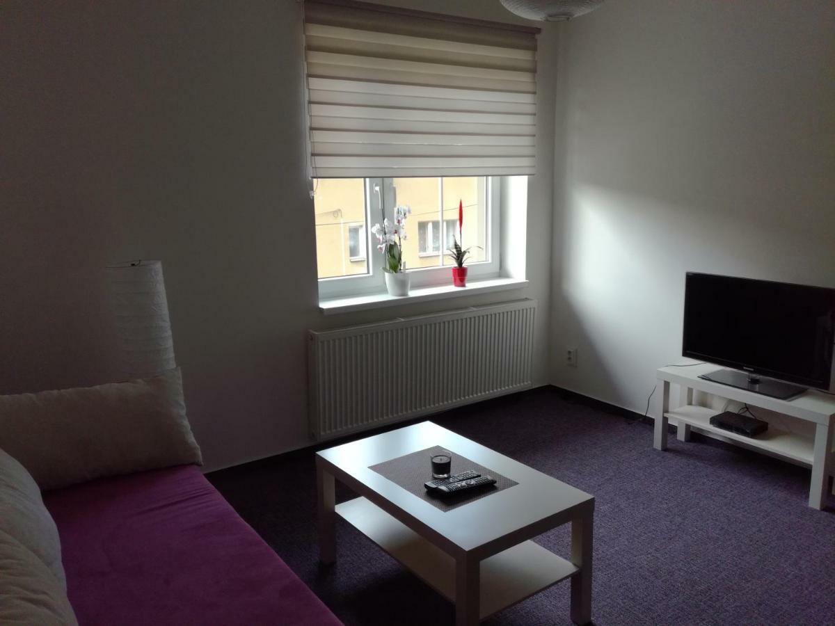 Apartman Prefa Benesov nad Ploucnici Luaran gambar